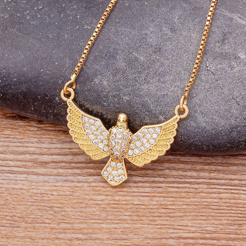 Colar Religioso Divino Espírito Santo com Zircônias folheado a Ouro 18K